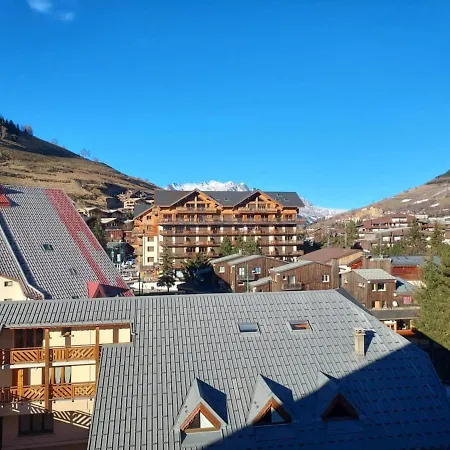 Exceptional With Mountain View Centre Station Appartement