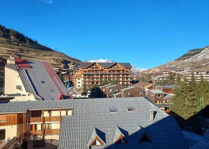 Exceptional With Mountain View Centre Station Apartament