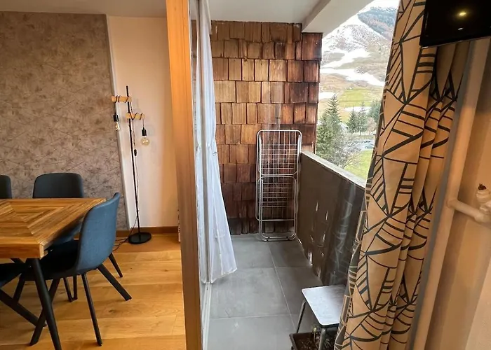 Exceptional With Mountain View Centre Station